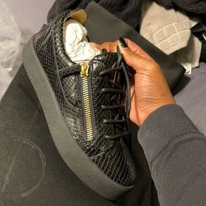 Brand new Gieseppe Zanotti sneakers NEVER WORN